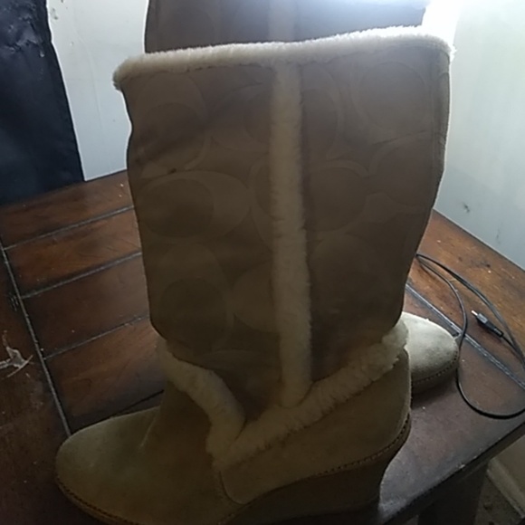 Shoes - Picture 1 of 2